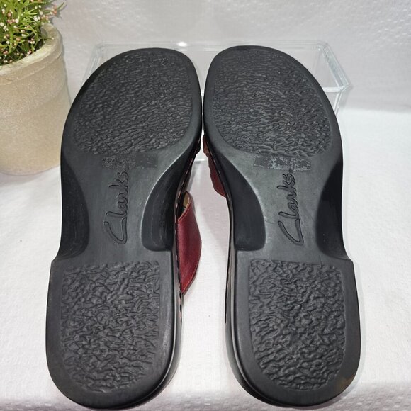 CLARKS OPEN TOED RED LEATHER SANDAL SIDE VELCRO BUCKLE WOMENS SIZE 9 EUC - Picture 6 of 7